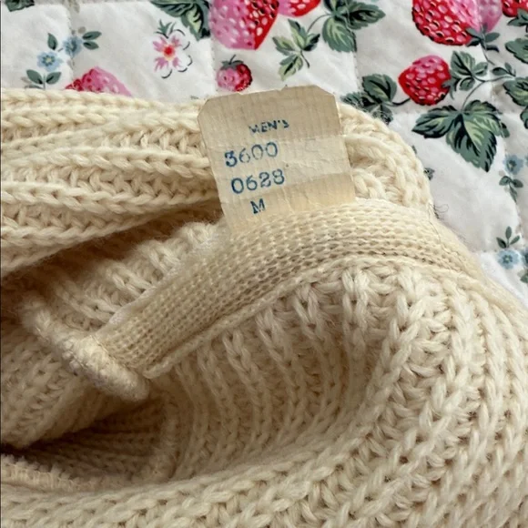 Beautiful Vintage Wool Cardigan Sweater with Horse Detail - Picture 10 of 12